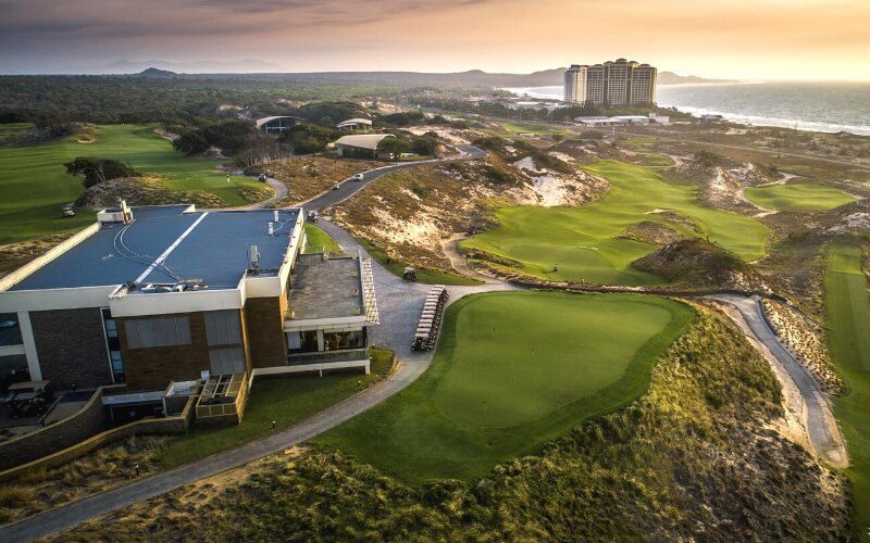 Stay & play golf resort