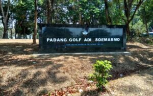 padang golf adi soemarmo 1